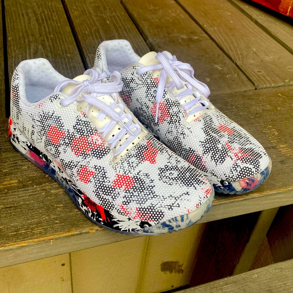 Athletic shoes